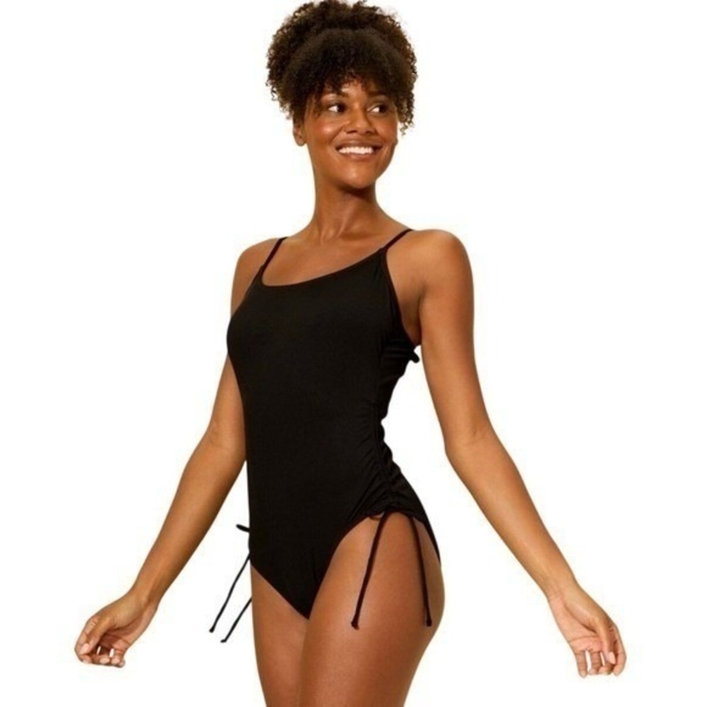 Black Ribbed Texture One Piece Swimsuit Modern Basic Classic Bathing Suit Medium
